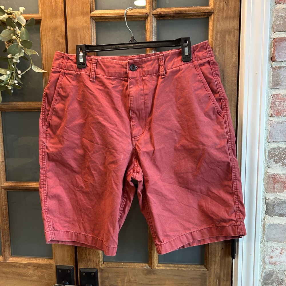 Old Navy Mens Broken-In Khaki Shorts 34‎ Red Sumac Cotton